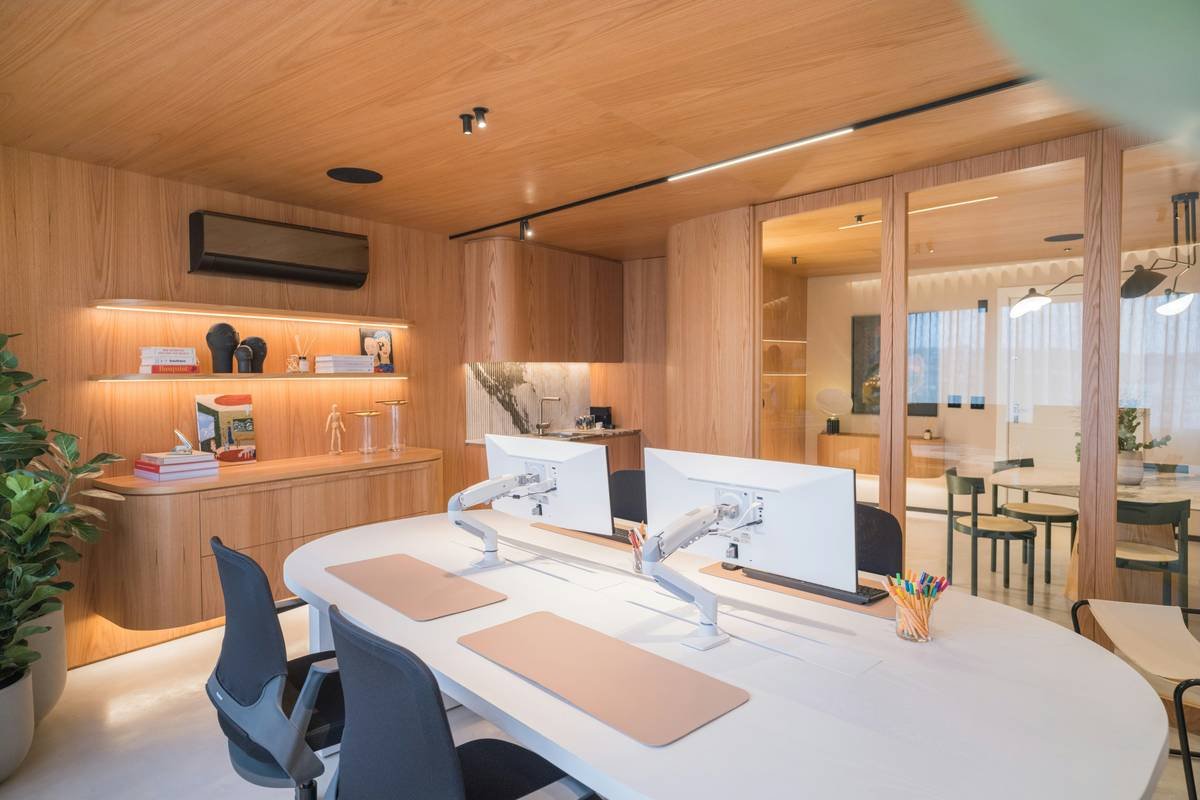 Comparison table of free vs. paid stress management apps