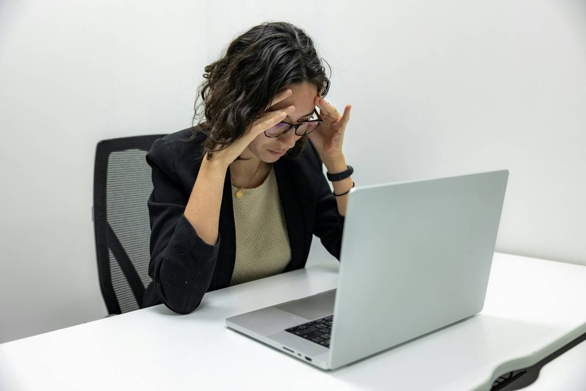 Work Life Conflict Resolution: 4 Simple Habits That Actually Work (Even When You’re Drowning in Emails)