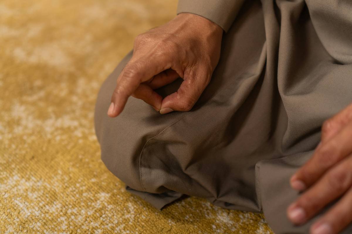 How Meditation and Zen Habits Quiet the Chaos (Even When Your Brain Won’t Shut Up)