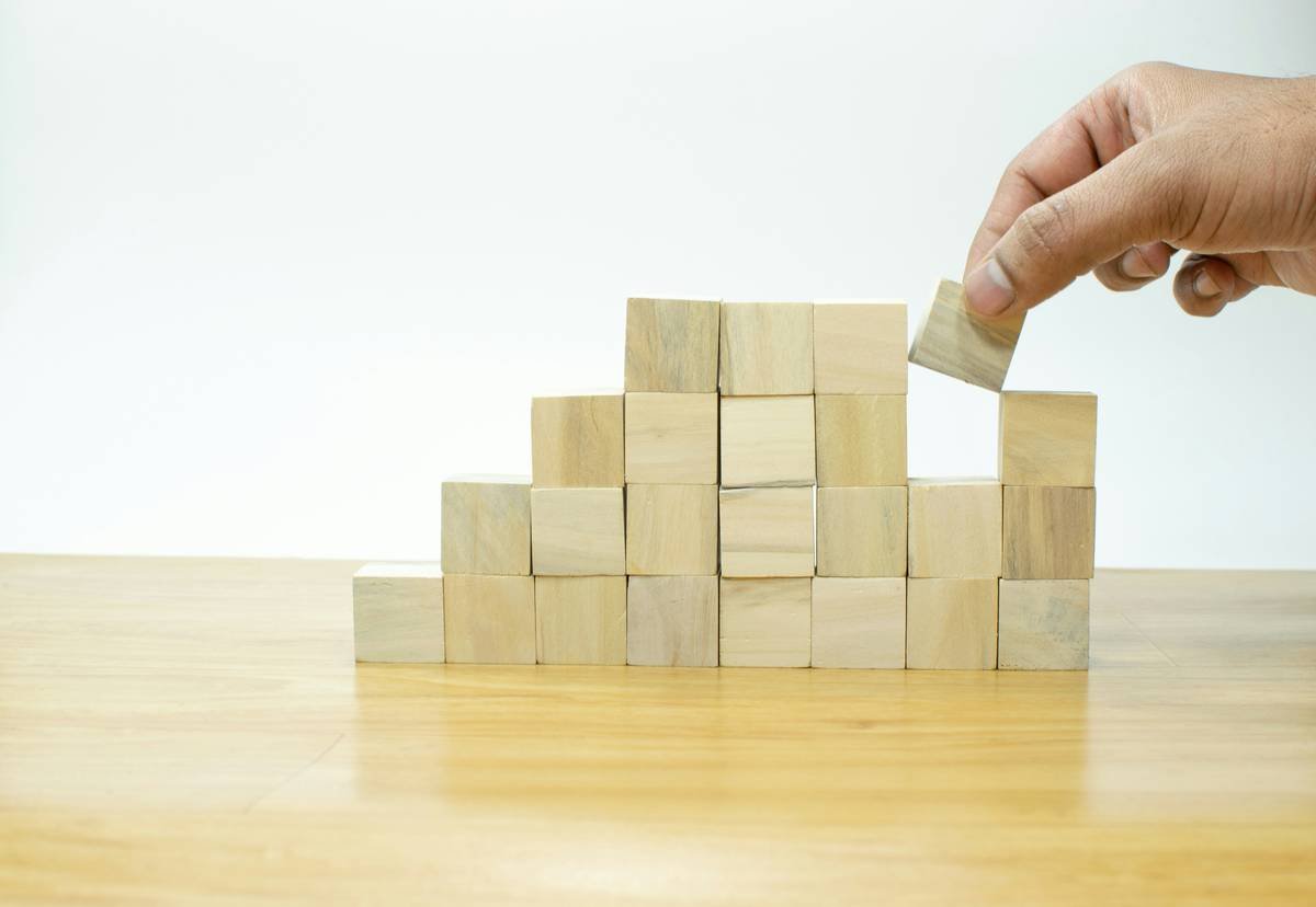 How to Build Habit Momentum That Actually Sticks (Without Burning Out)